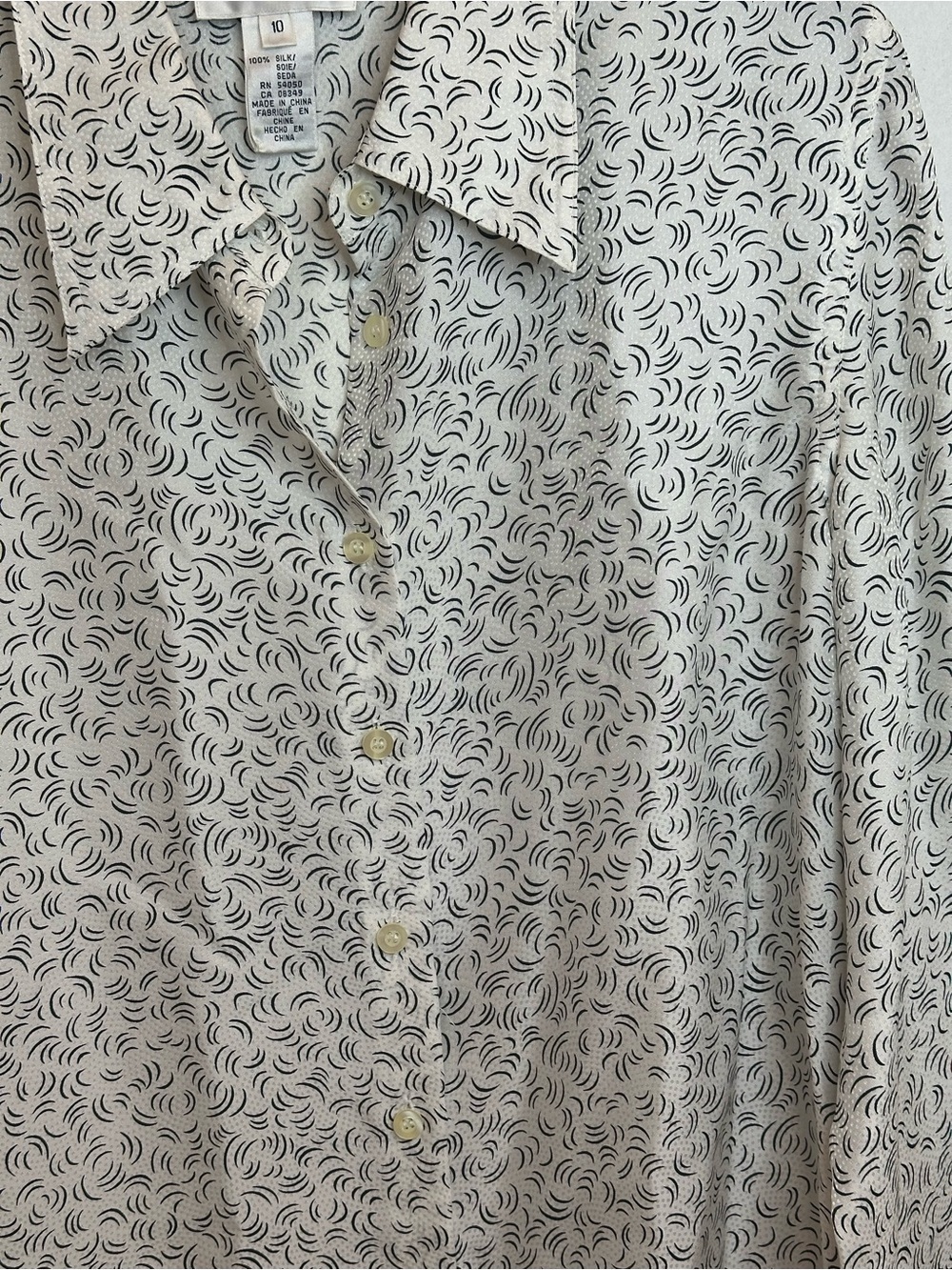 Vintage Rena Rowan White Button-Down Shirt with Black Swirl Pattern, 100% Silk - Picture 3 of 5
